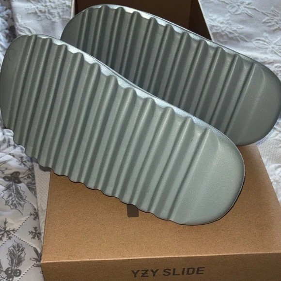 Yeezy Sage Green Mules - Picture 7 of 8